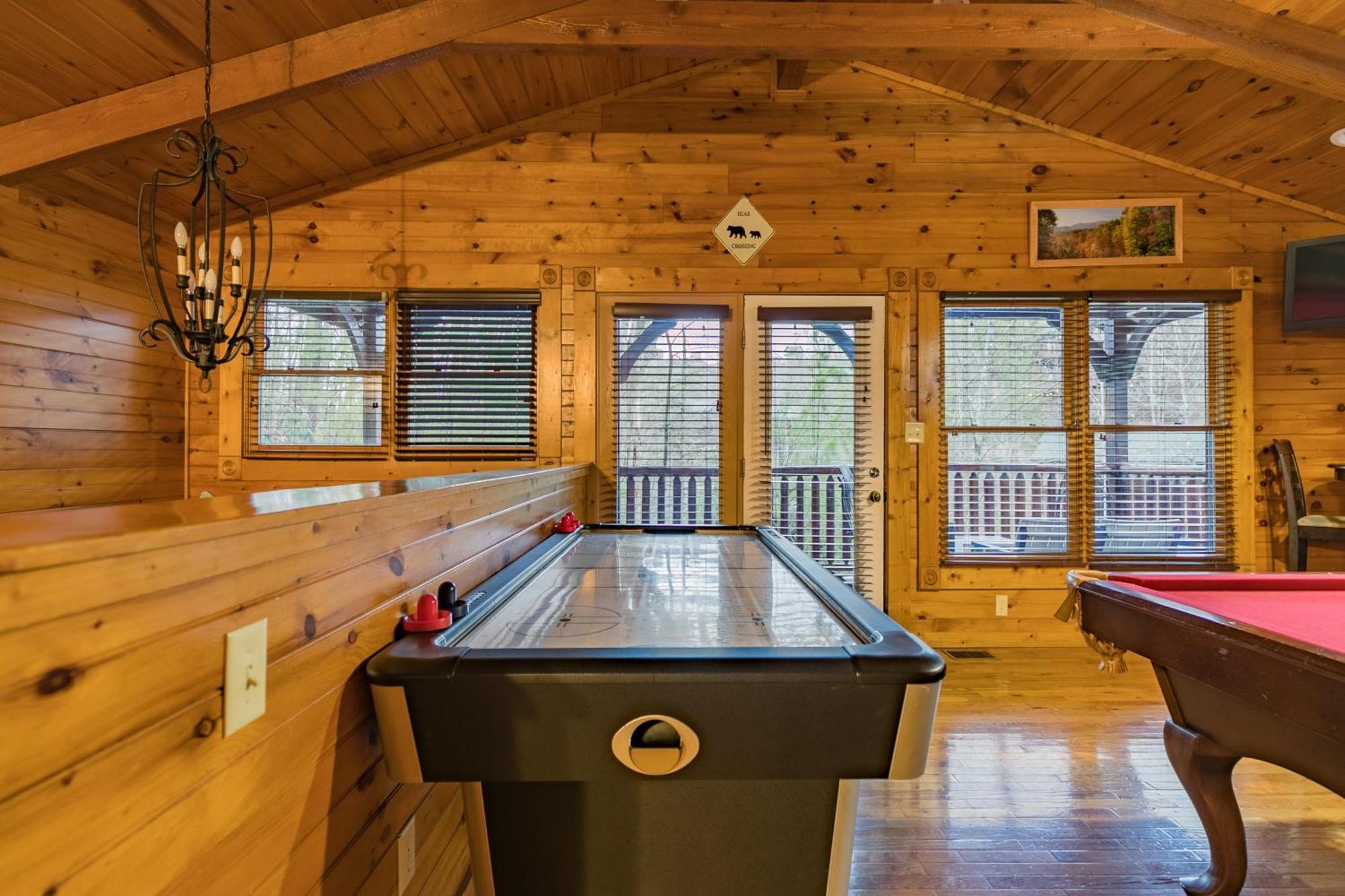 Spacious Resort Log Cabin, Easy Drive, Hot Tub, Arcade Gameroom, Mountain Vibe Gatlinburg Extérieur photo