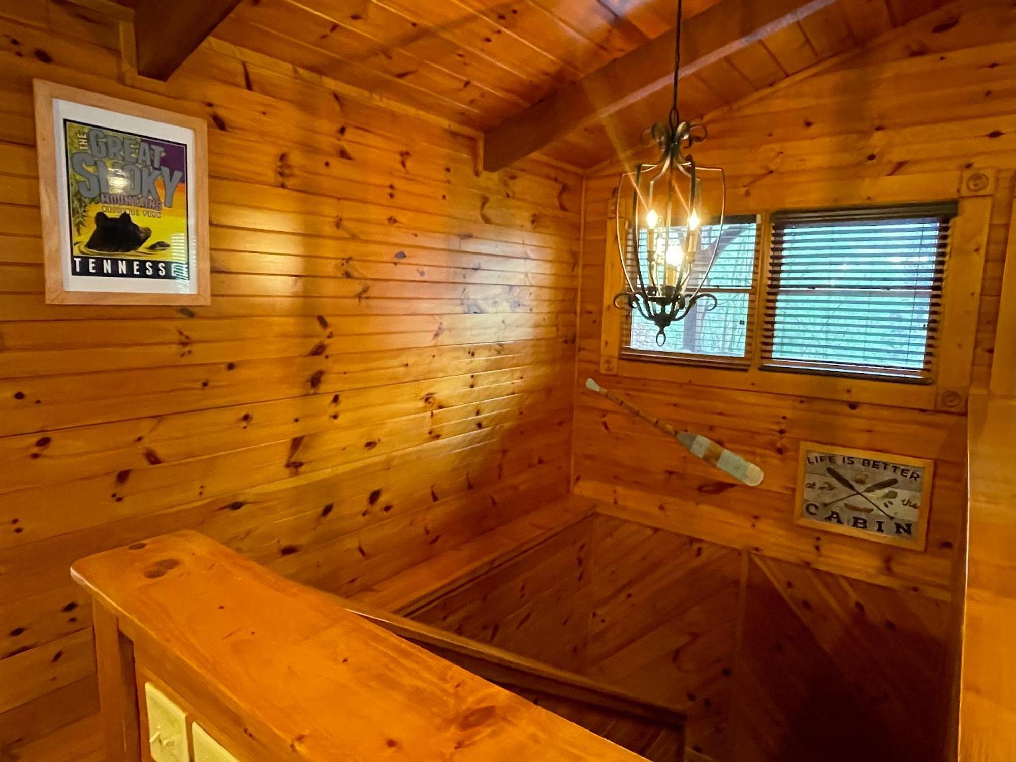 Spacious Resort Log Cabin, Easy Drive, Hot Tub, Arcade Gameroom, Mountain Vibe Gatlinburg Extérieur photo