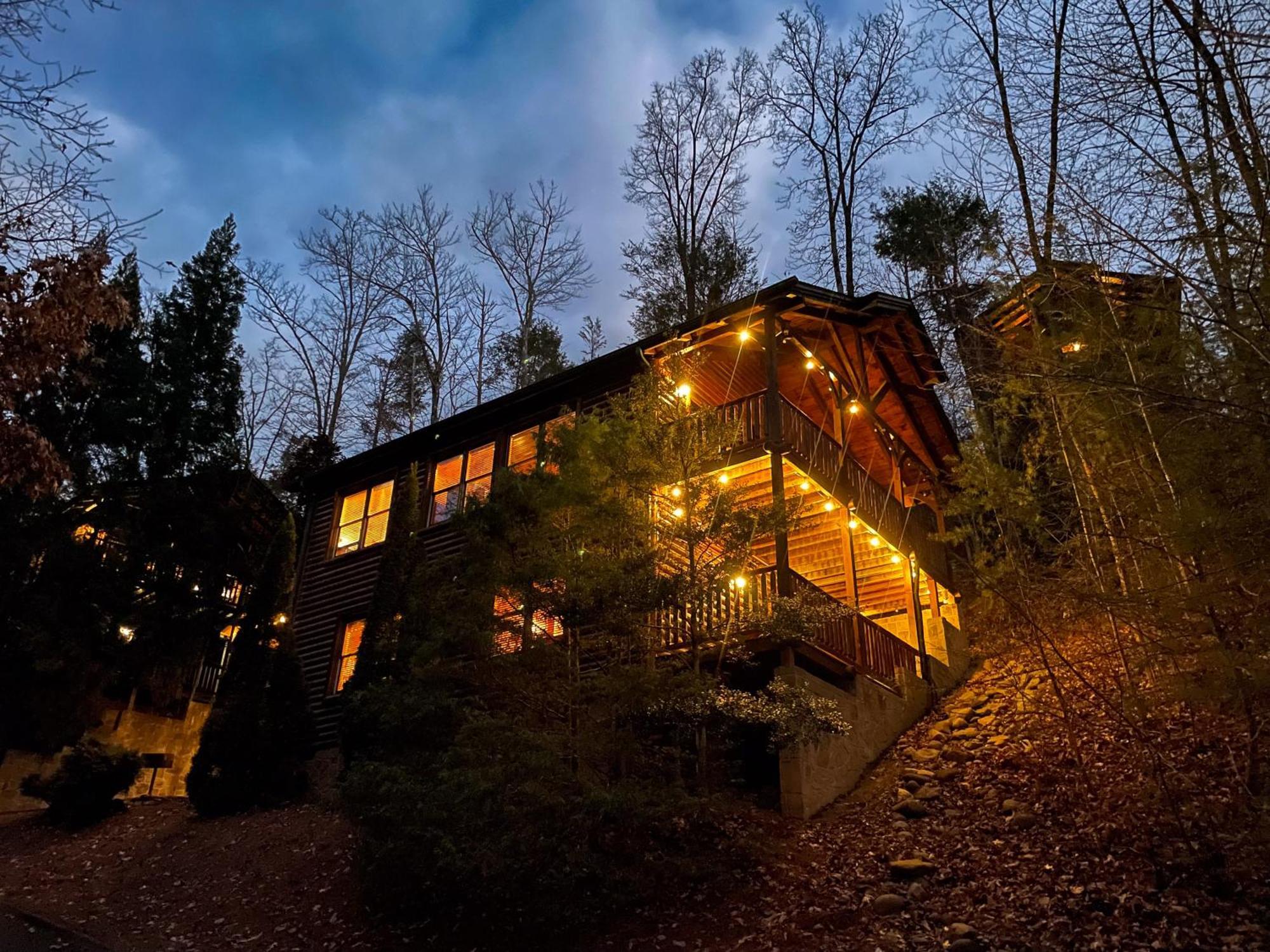 Spacious Resort Log Cabin, Easy Drive, Hot Tub, Arcade Gameroom, Mountain Vibe Gatlinburg Extérieur photo