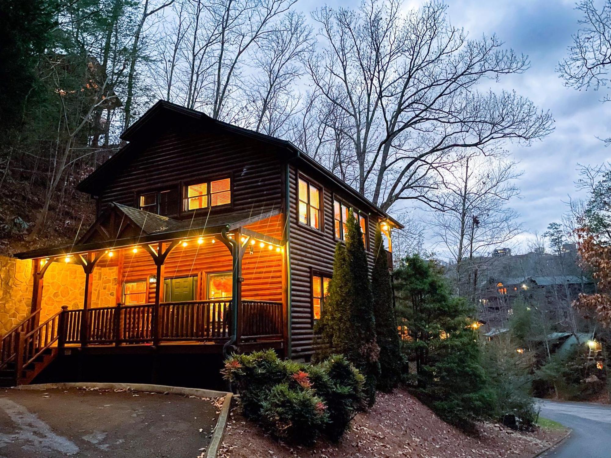 Spacious Resort Log Cabin, Easy Drive, Hot Tub, Arcade Gameroom, Mountain Vibe Gatlinburg Extérieur photo